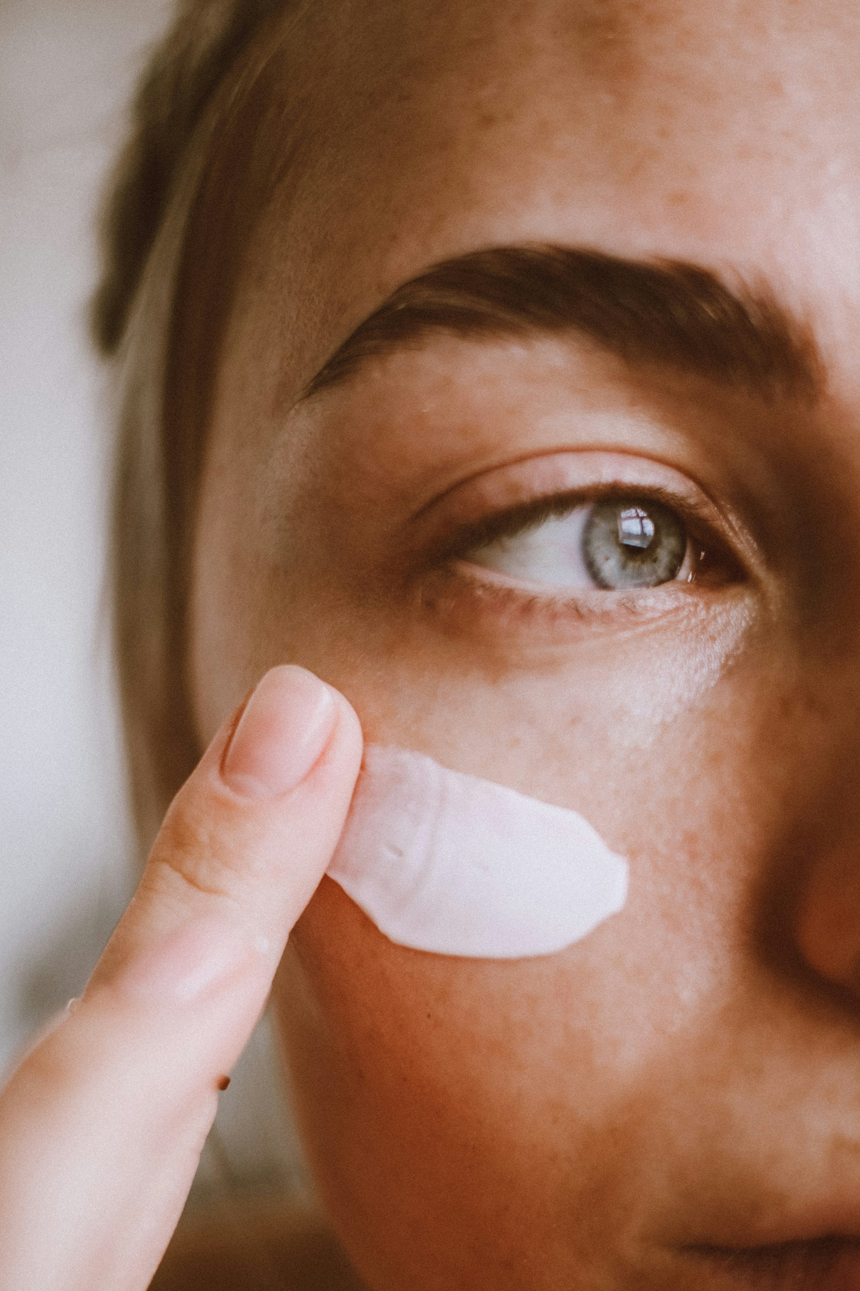 Instant Brightening Eye Therapy